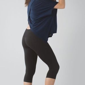 NWOT 🍋 LULULEMON In The Flow Crop Heathered Black